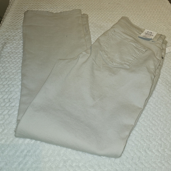 Women Beige Jeans - Picture 3 of 16